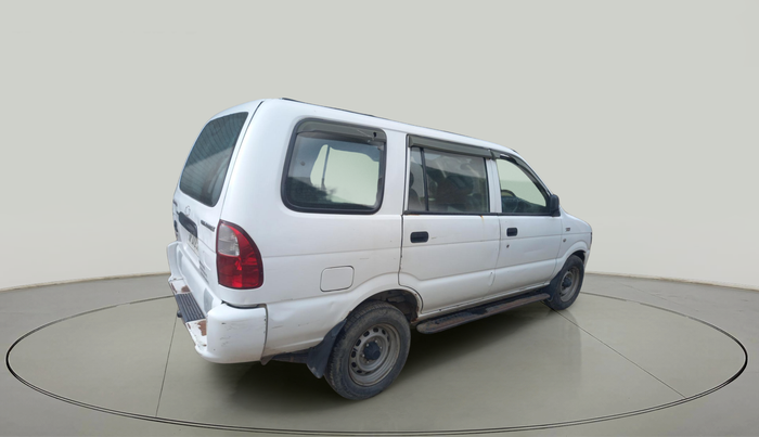 2011 Chevrolet Tavera NEO 2 LS 7 - STR, Diesel, Manual, 3,55,660 km, exterior
