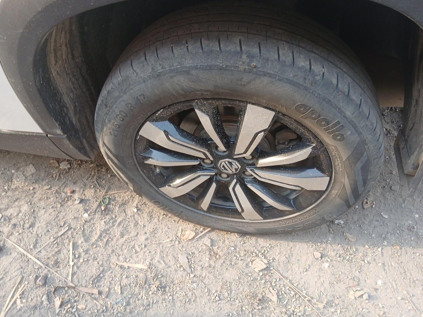 2019 MG HECTOR SHARP 2.0 DIESEL, Diesel, Manual, 94,956 km, tyre