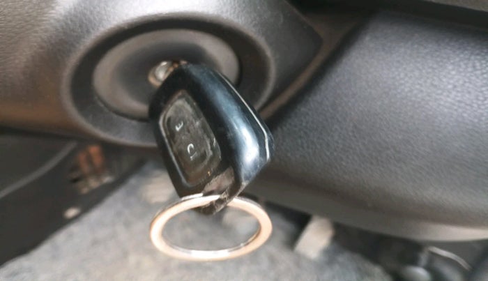 2018 Renault Kwid RXT 1.0 (O), Petrol, Manual, 84,696 km, interior