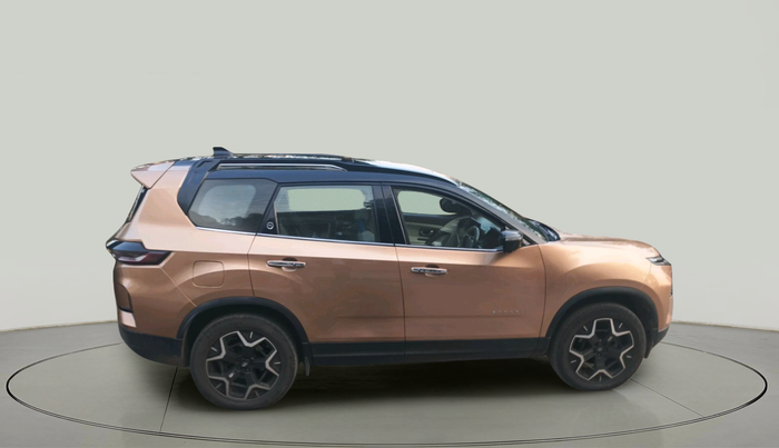 2023 Tata Safari ACCOMPLISHED PLUS DARK EDITION AT, Diesel, Automatic, 49,966 km, exterior