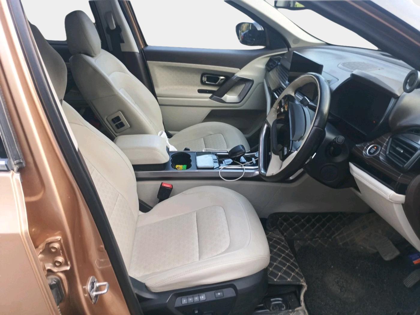 2023 Tata Safari ACCOMPLISHED PLUS DARK EDITION AT, Diesel, Automatic, 49,966 km, interior