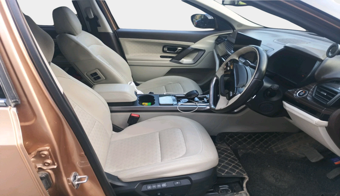 2023 Tata Safari ACCOMPLISHED PLUS DARK EDITION AT, Diesel, Automatic, 49,966 km, interior
