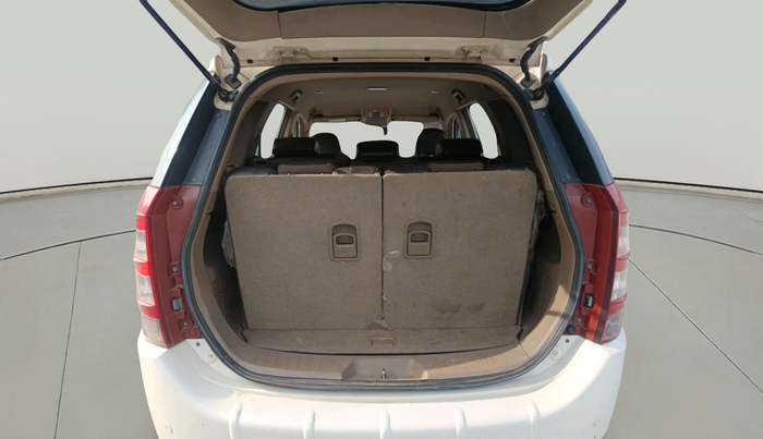 2013 Mahindra XUV500 W8, Diesel, Manual, 1,75,400 km, exterior