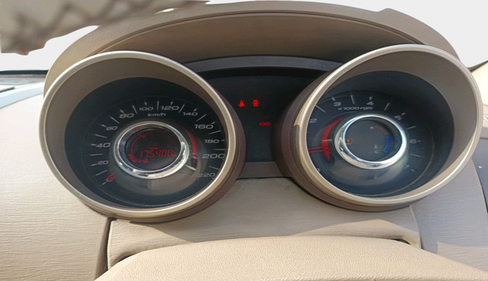 2013 Mahindra XUV500 W8, Diesel, Manual, 1,75,400 km, interior