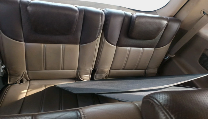 2013 Mahindra XUV500 W8, Diesel, Manual, 1,75,400 km, interior