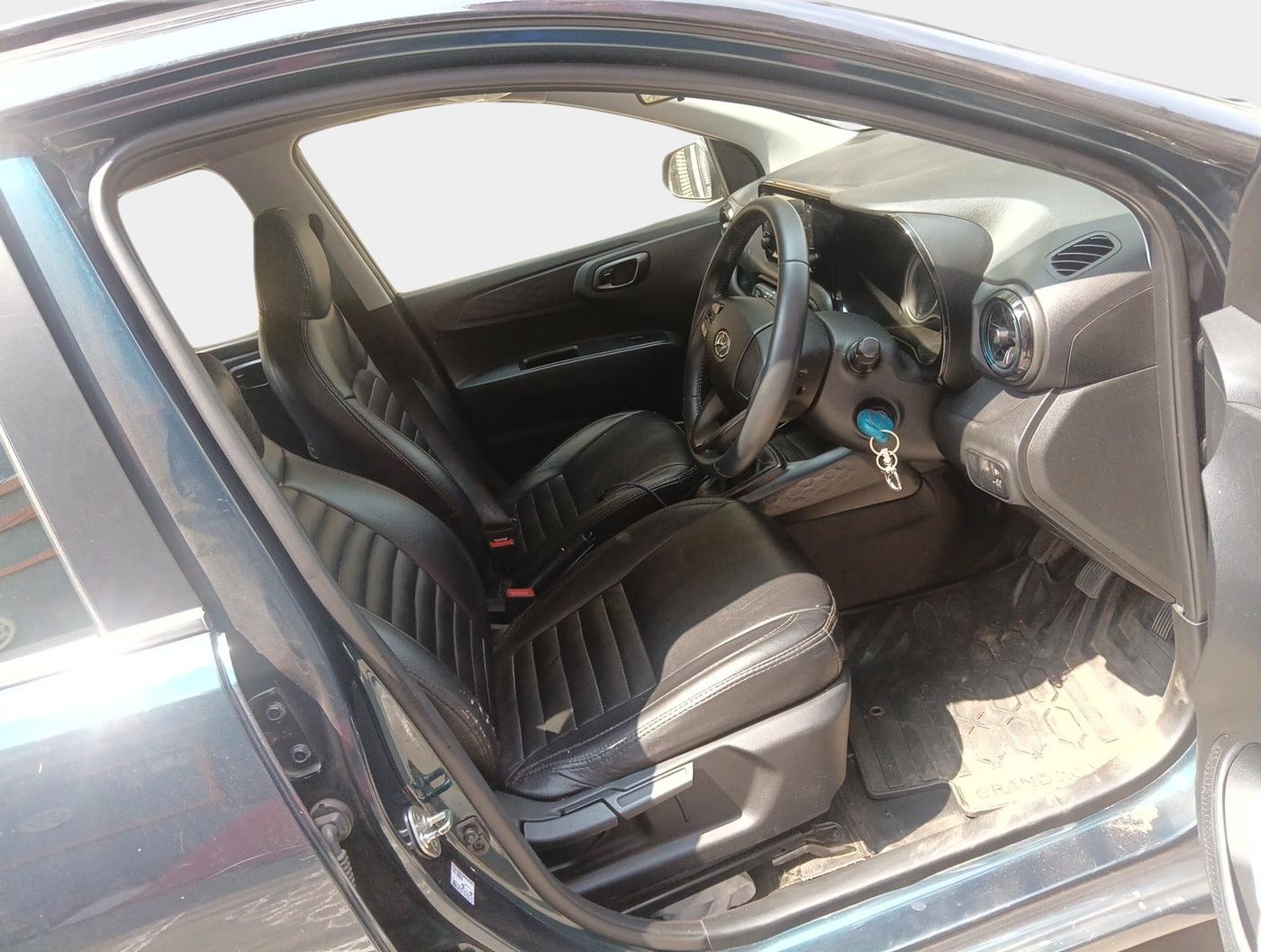 2021 Hyundai GRAND I10 NIOS SPORTZ 1.2 KAPPA VTVT DUAL TONE, Petrol, Manual, 30,377 km, interior