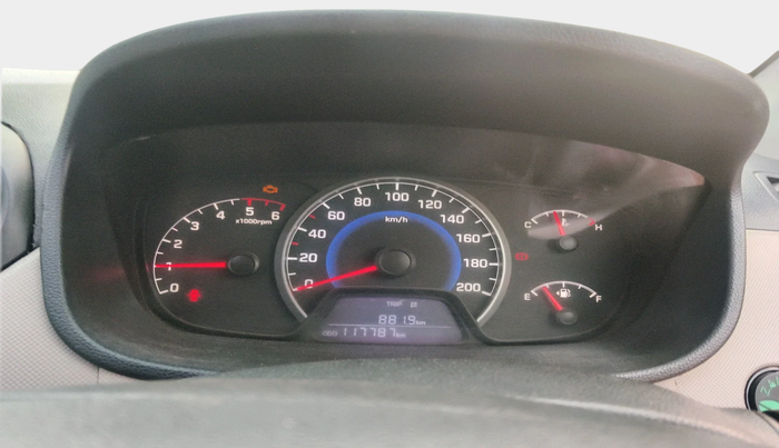 2013 Hyundai Grand i10 SPORTZ 1.1 CRDI, Diesel, Manual, 1,17,787 km, interior