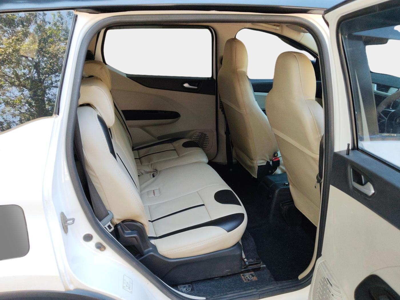 2020 Renault TRIBER RXZ, Petrol, Manual, 50,047 km, interior
