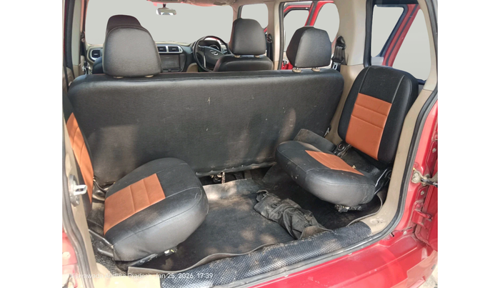 2018 Mahindra TUV300 T8, Diesel, Manual, 1,32,039 km, interior