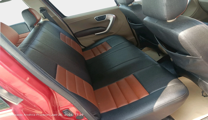 2018 Mahindra TUV300 T8, Diesel, Manual, 1,32,039 km, interior