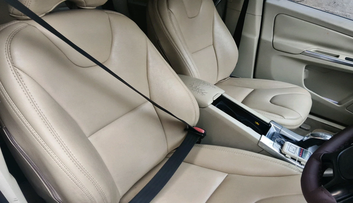 2012 Volvo XC 60 D4 KINETIC, Diesel, Automatic, 2,98,898 km, interior