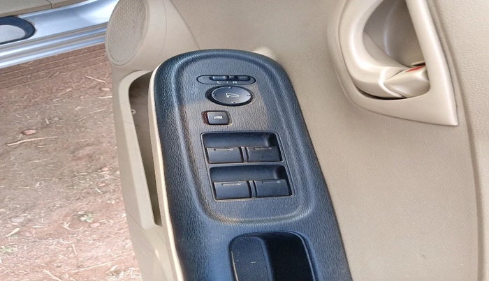 2014 Honda Amaze 1.5L I-DTEC SX, Diesel, Manual, 1,29,137 km, interior