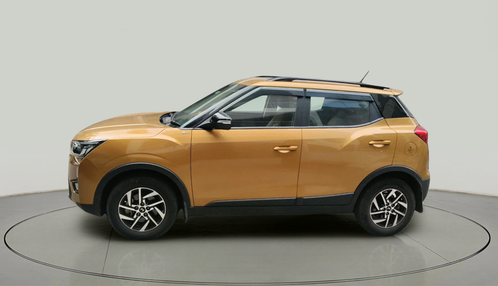 2022 Mahindra XUV300 W8 1.2 PETROL, Petrol, Manual, 32,562 km, exterior