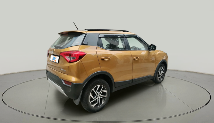 2022 Mahindra XUV300 W8 1.2 PETROL, Petrol, Manual, 32,562 km, exterior