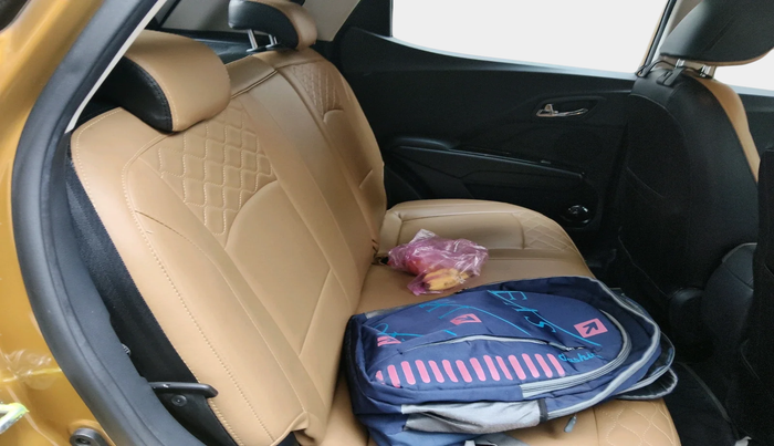 2022 Mahindra XUV300 W8 1.2 PETROL, Petrol, Manual, 32,562 km, interior