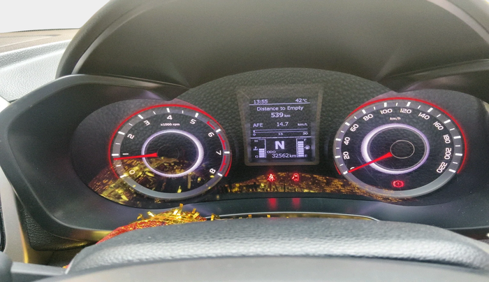 2022 Mahindra XUV300 W8 1.2 PETROL, Petrol, Manual, 32,562 km, interior