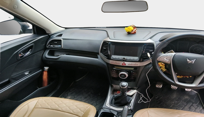 2022 Mahindra XUV300 W8 1.2 PETROL, Petrol, Manual, 32,562 km, interior
