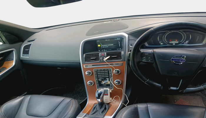 2016 Volvo XC 60 D4 Momentum, Diesel, Automatic, 1,26,276 km, interior