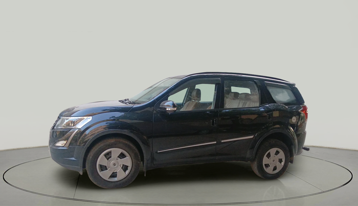 2020 Mahindra XUV500 W7, Diesel, Manual, 1,20,703 km, exterior