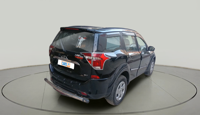 2020 Mahindra XUV500 W7, Diesel, Manual, 1,20,703 km, exterior