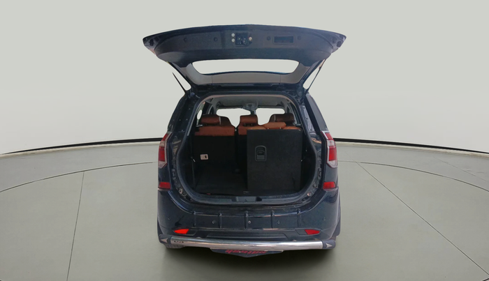 2020 Mahindra XUV500 W7, Diesel, Manual, 1,20,703 km, exterior