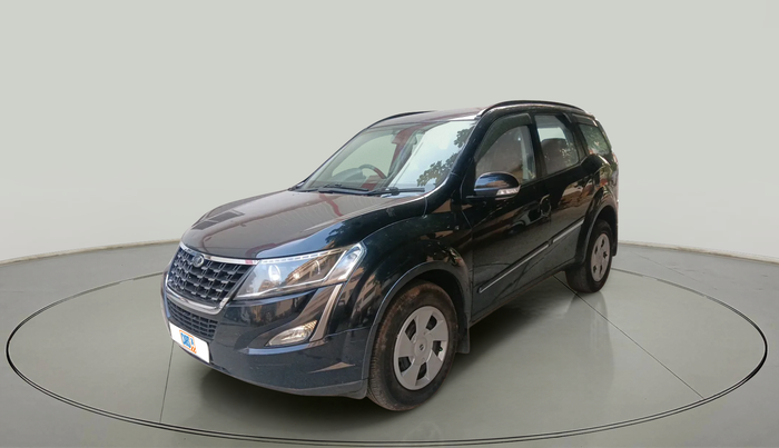 2020 Mahindra XUV500 W7, Diesel, Manual, 1,20,703 km, exterior