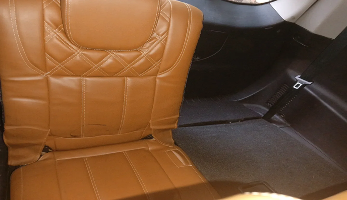 2020 Mahindra XUV500 W7, Diesel, Manual, 1,20,703 km, interior