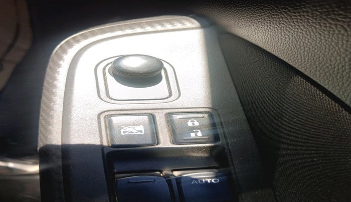 2022 Maruti Swift VXI, Petrol, Manual, 31,858 km, interior