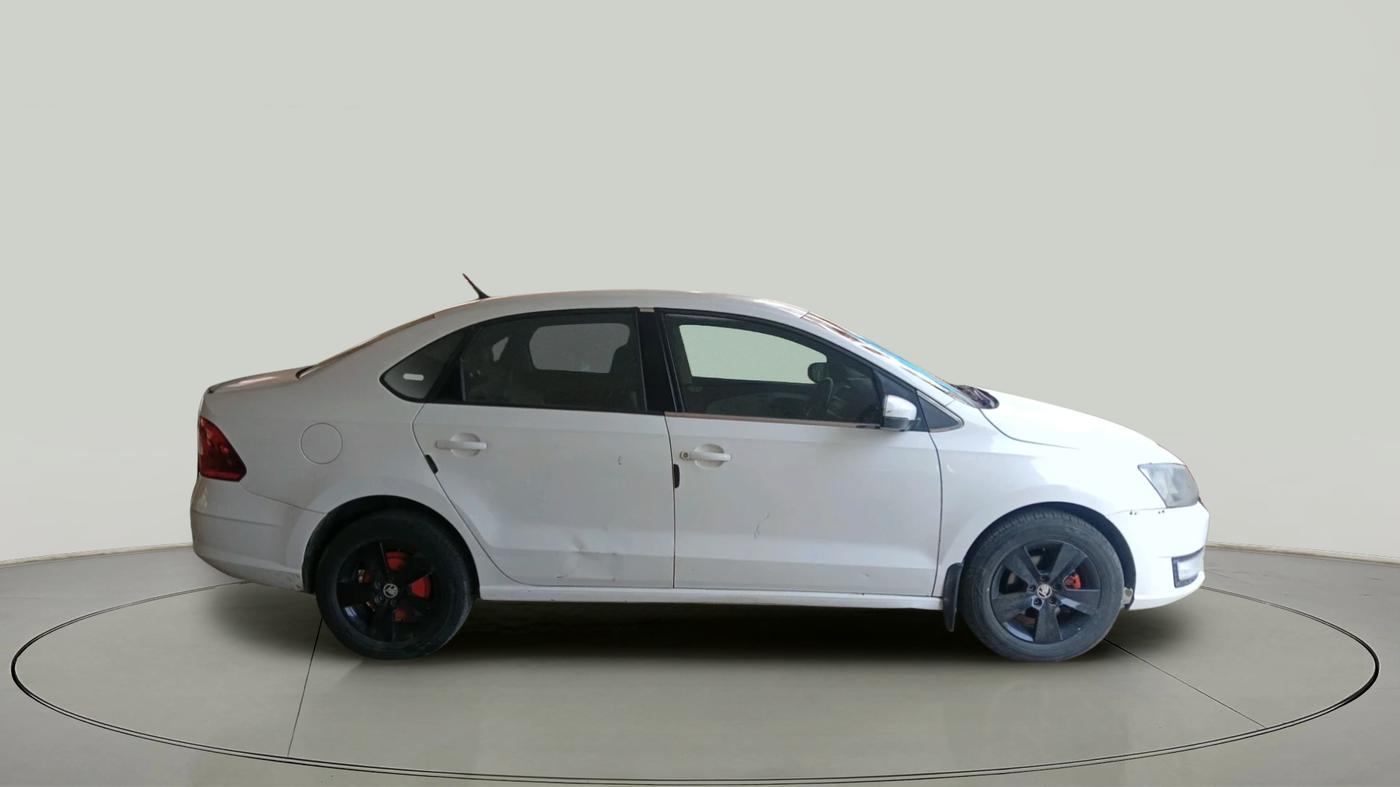 2017 Skoda Rapid AMBITION 1.5 TDI AT, Diesel, Automatic, 1,12,918 km, exterior