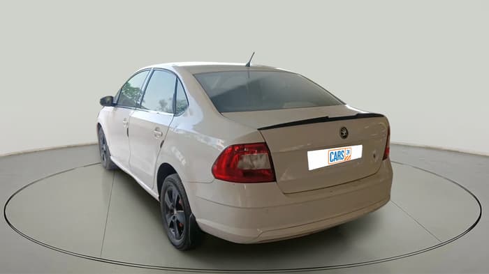 2017 Skoda Rapid AMBITION 1.5 TDI AT, Diesel, Automatic, 1,12,918 km, exterior