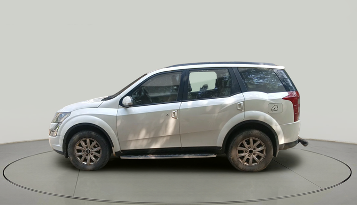 2016 Mahindra XUV500 W8, Diesel, Manual, 1,90,514 km, exterior