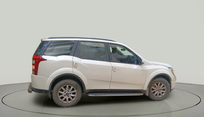 2016 Mahindra XUV500 W8, Diesel, Manual, 1,90,514 km, exterior