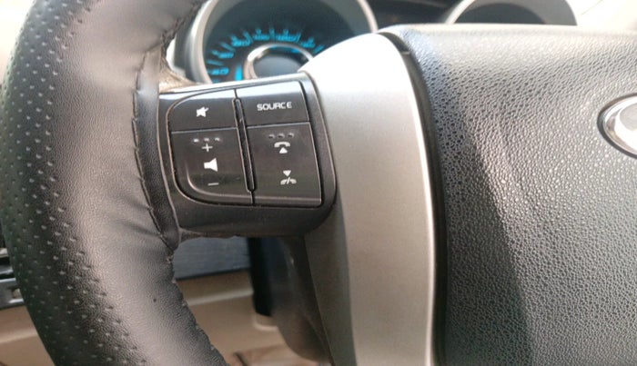 2016 Mahindra XUV500 W8, Diesel, Manual, 1,90,514 km, interior