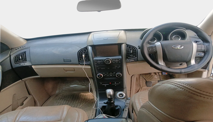 2016 Mahindra XUV500 W8, Diesel, Manual, 1,90,514 km, interior