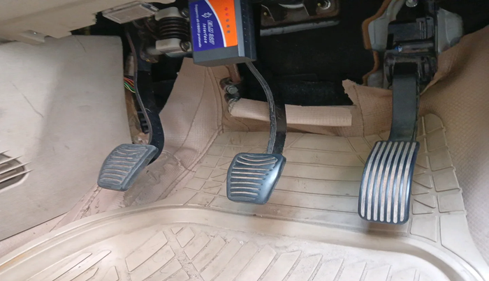 2016 Mahindra XUV500 W8, Diesel, Manual, 1,90,514 km, interior