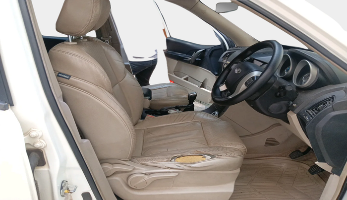 2016 Mahindra XUV500 W8, Diesel, Manual, 1,90,514 km, interior