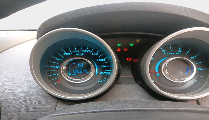 2016 Mahindra XUV500 W8, Diesel, Manual, 1,90,514 km, interior