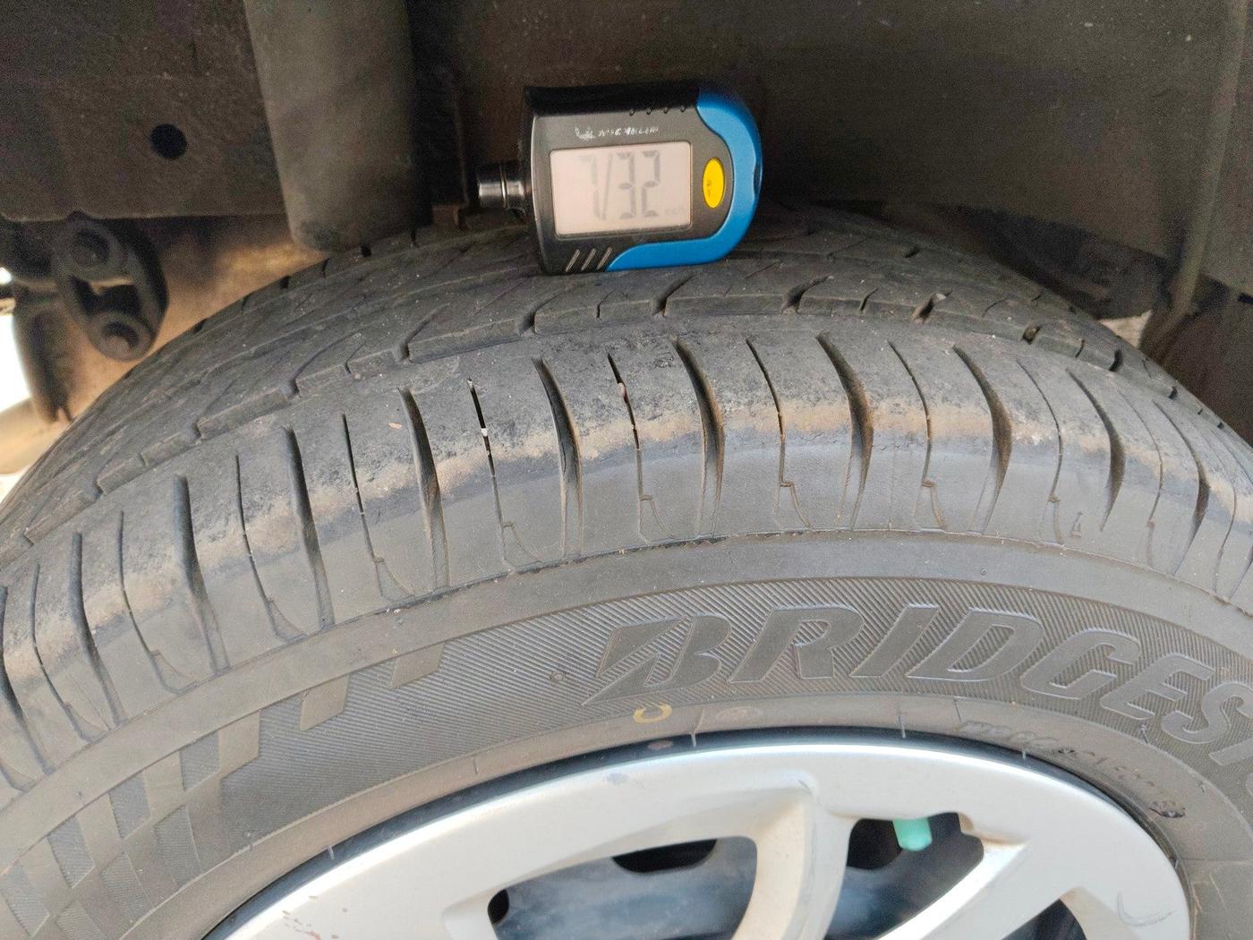 2018 Mahindra KUV 100 NXT K4+ P 6 STR, Petrol, Manual, 31,998 km, tyre