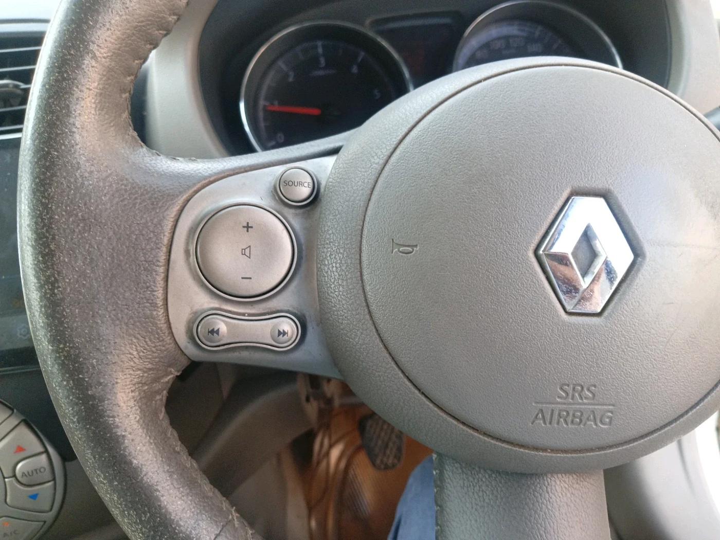 2013 Renault Scala RXZ DIESEL, Diesel, Manual, 1,29,748 km, interior