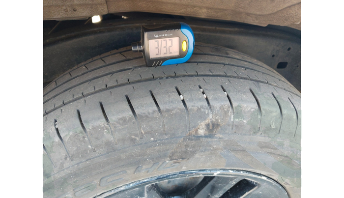 2019 Toyota Innova Crysta 2.4 GX 8 STR, Diesel, Manual, 1,38,631 km, tyre