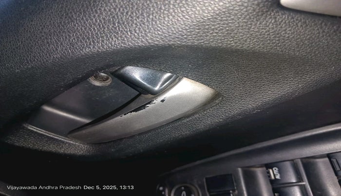 2016 Honda Jazz 1.2L I-VTEC V, Petrol, Manual, 1,16,621 km, interior