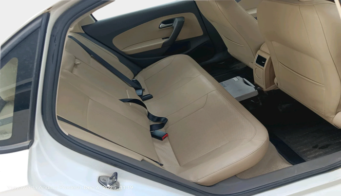 2015 Volkswagen Vento 1.2 TSI HIGHLINE PLUS AT, Petrol, Automatic, 1,02,925 km, interior