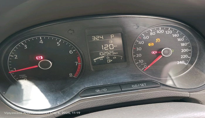 2015 Volkswagen Vento 1.2 TSI HIGHLINE PLUS AT, Petrol, Automatic, 1,02,925 km, interior