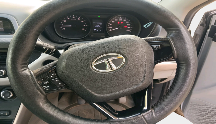 2017 Tata NEXON XM DIESEL, Diesel, Manual, 73,791 km, interior