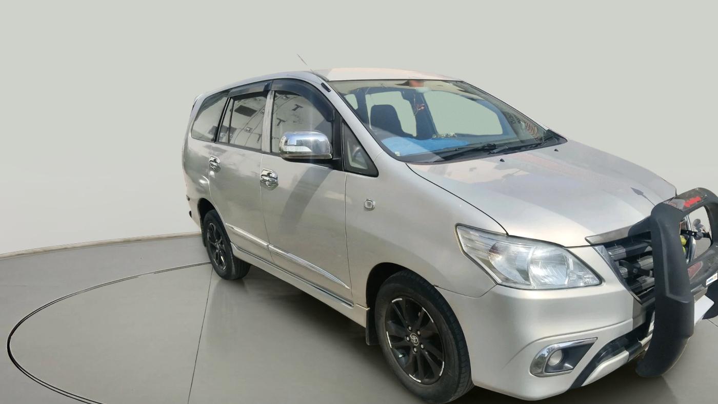 2014 Toyota Innova 2.5 G 7 STR, Diesel, Manual, 1,38,337 km, exterior