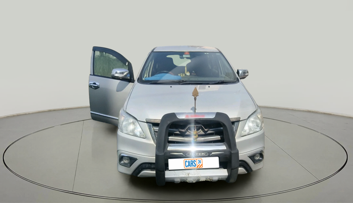 2014 Toyota Innova 2.5 G 7 STR, Diesel, Manual, 1,38,337 km, exterior