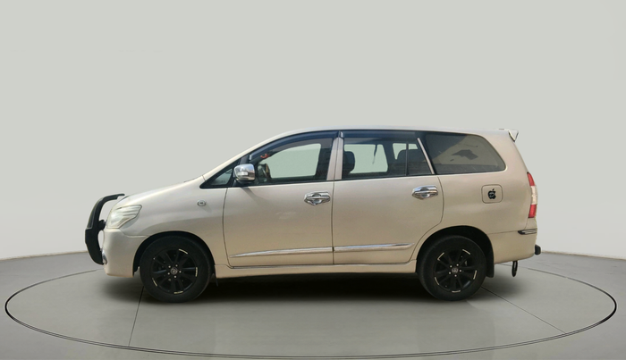 2014 Toyota Innova 2.5 G 7 STR, Diesel, Manual, 1,38,337 km, exterior