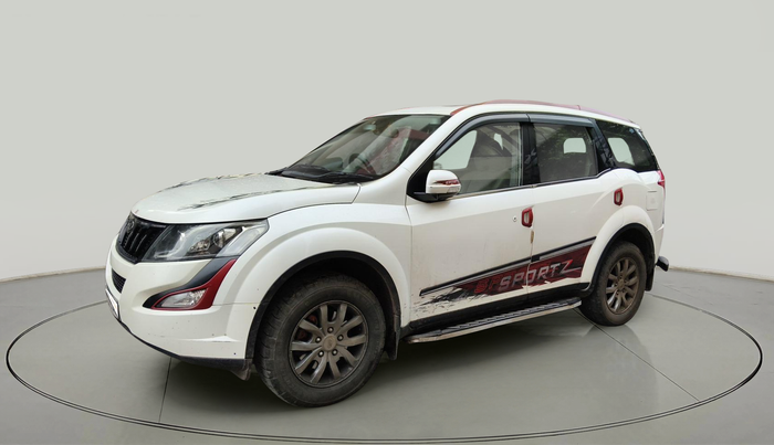 2017 Mahindra XUV500 W10, Diesel, Manual, 1,43,377 km, exterior