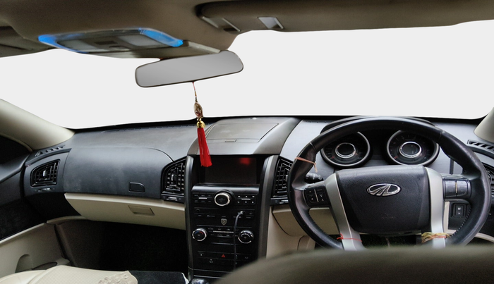 2017 Mahindra XUV500 W10, Diesel, Manual, 1,43,377 km, interior