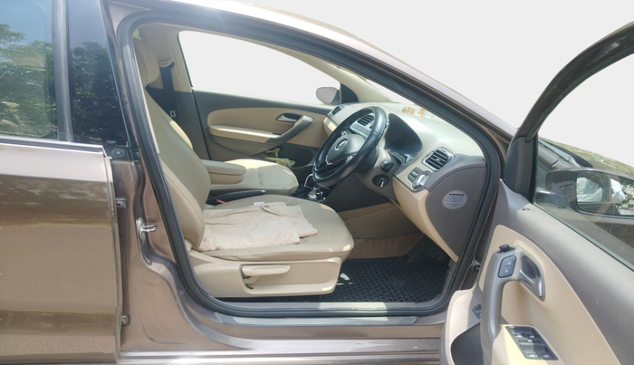 2016 Volkswagen Vento HIGHLINE 1.5 AT, Diesel, Automatic, 1,36,822 km, interior